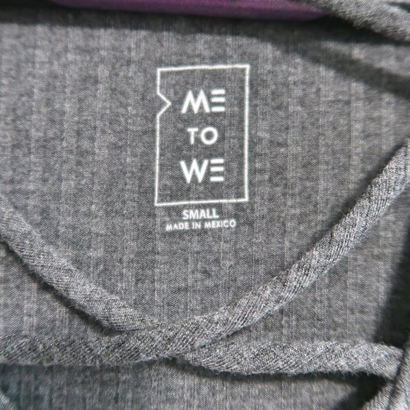 Me to We Long Sleeve Criss Cross V Neck Crop Top - Picture 5 of 6